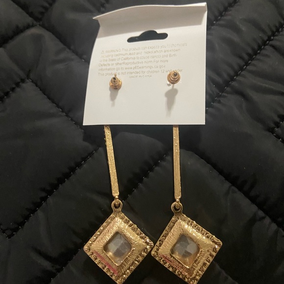 Earrings - Picture 2 of 3